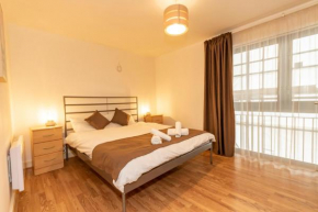 Modern 2 bedroom, 3 bed flat near the city centre